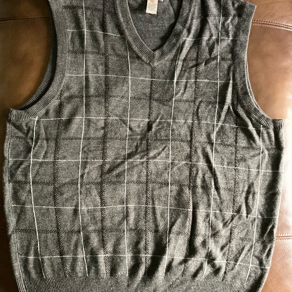 DOCKERS Men’s Gray Plaid Sleeveless Sweater Vest Size XL